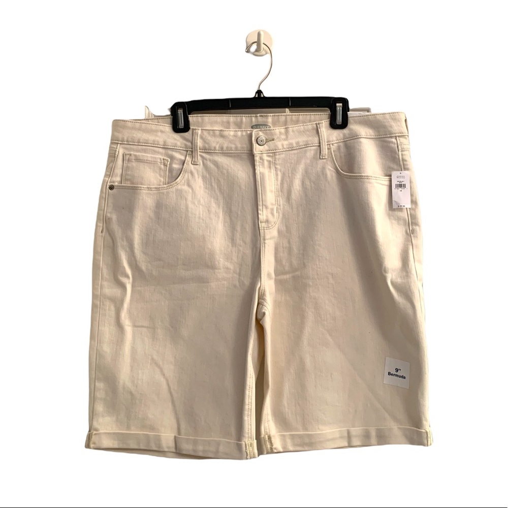 🆕 Old Navy Creamy White Denim Bermuda Shorts Sz. 16